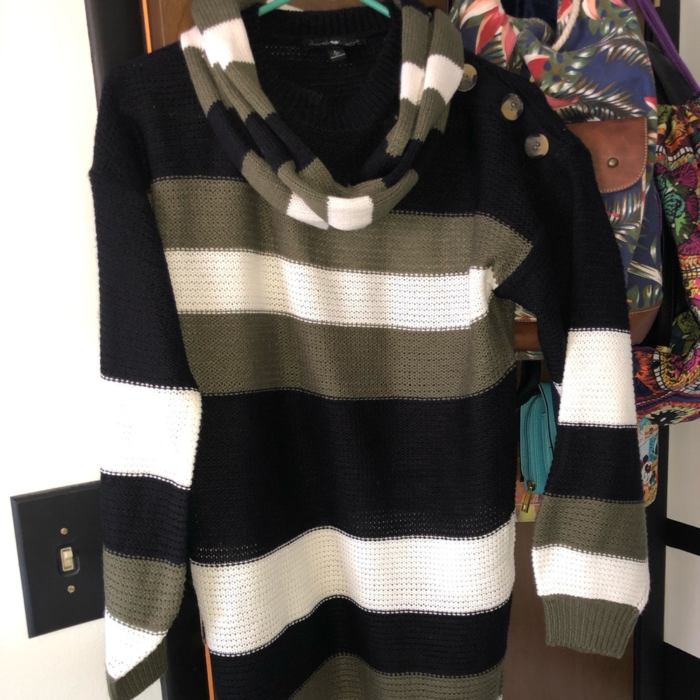 Cute knit sweater w infinity scarf